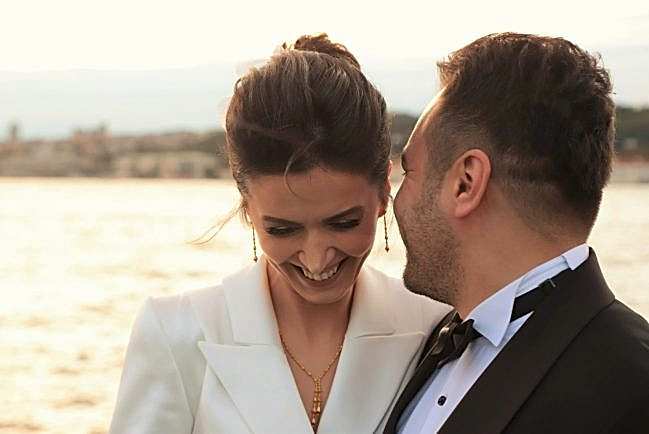 حفل زفاف على متن القارب