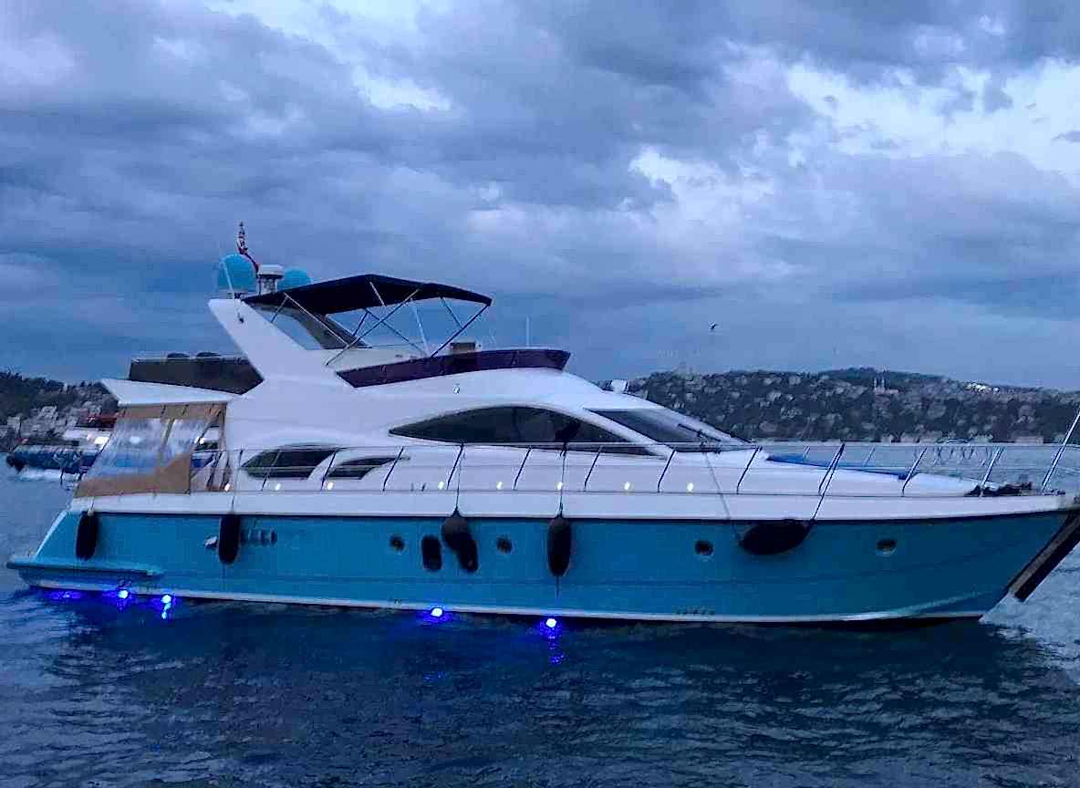 تأجير اليخوت بالساعة